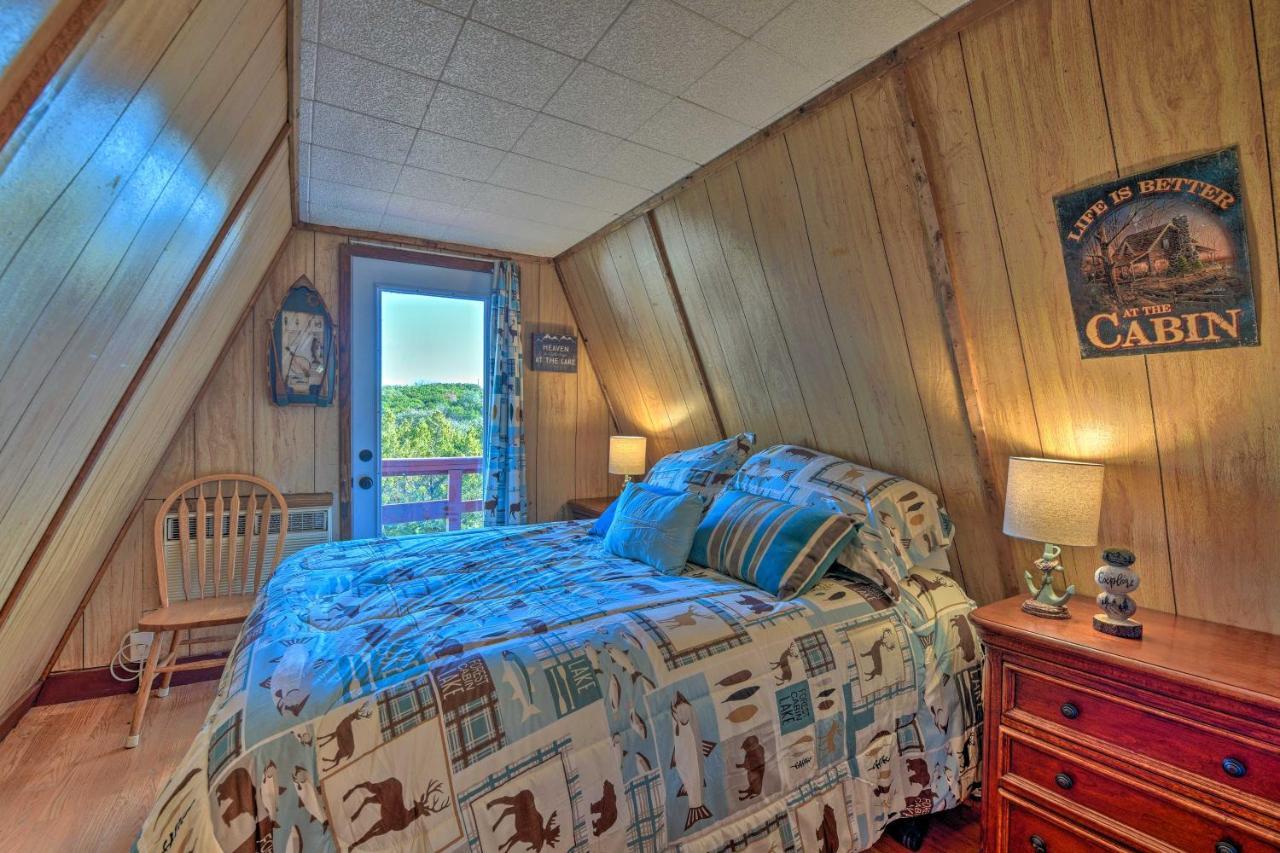 Charming Lake Creek Cabin With Pool Access And Decks Ґранбері Екстер'єр фото
