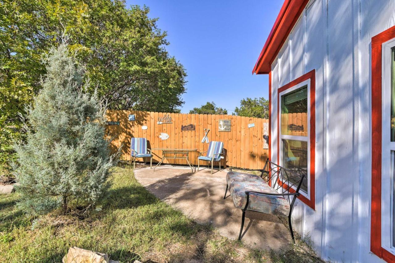 Charming Lake Creek Cabin With Pool Access And Decks Ґранбері Екстер'єр фото