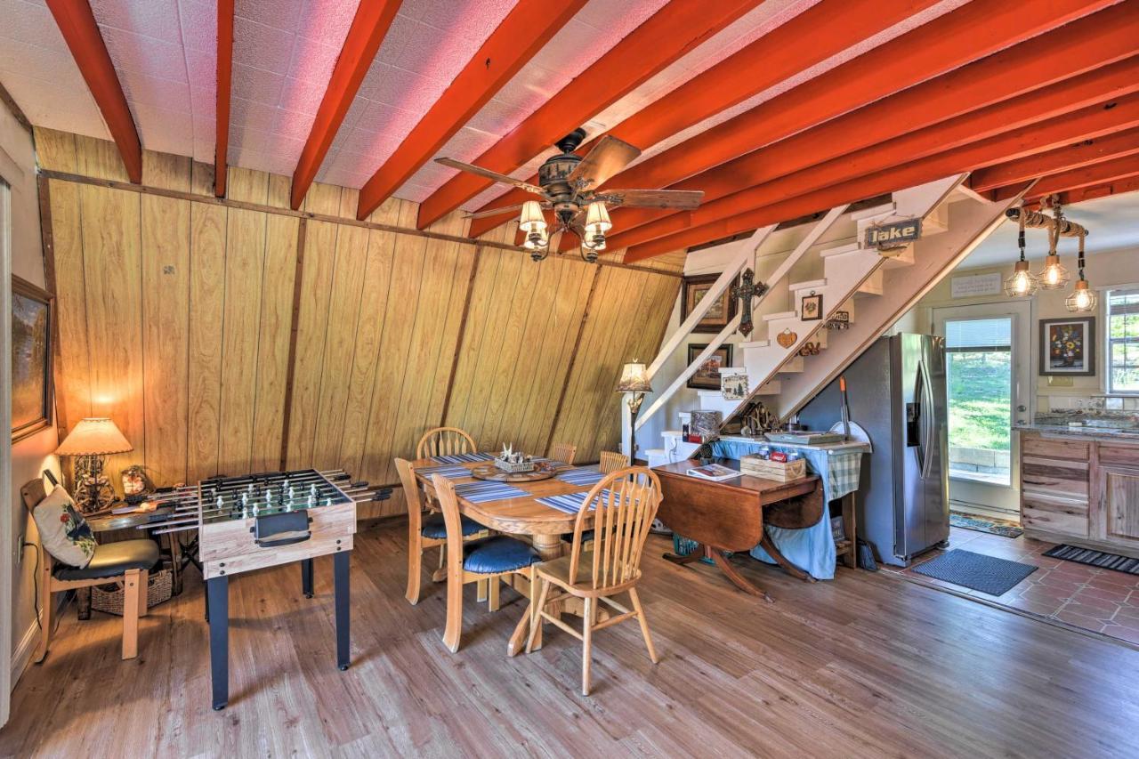 Charming Lake Creek Cabin With Pool Access And Decks Ґранбері Екстер'єр фото