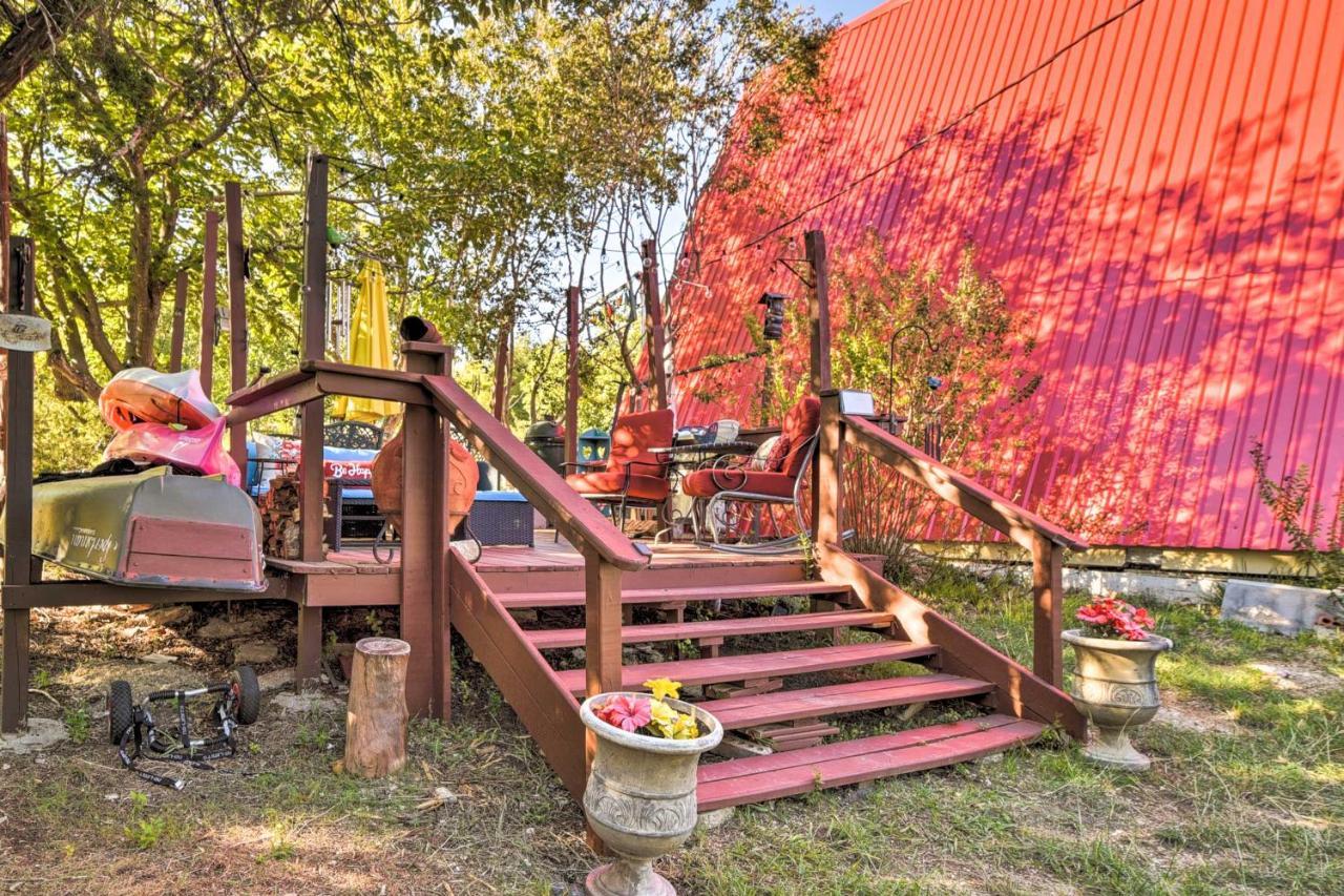 Charming Lake Creek Cabin With Pool Access And Decks Ґранбері Екстер'єр фото